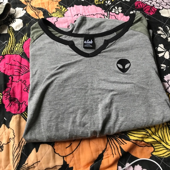 Alien Tee - Picture 2 of 2