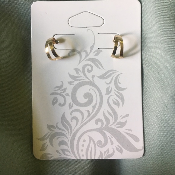 Small Gold Hoops - Picture 1 of 2