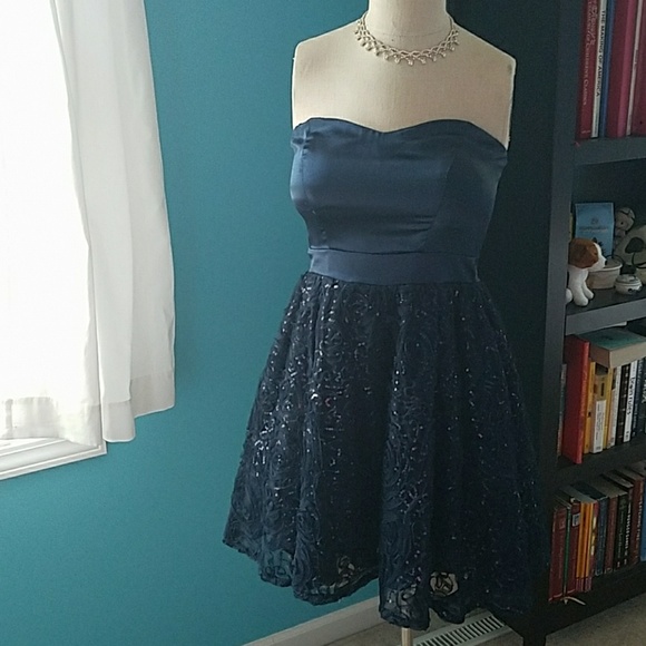 Lily Rose Formal Dress - Picture 2 of 7