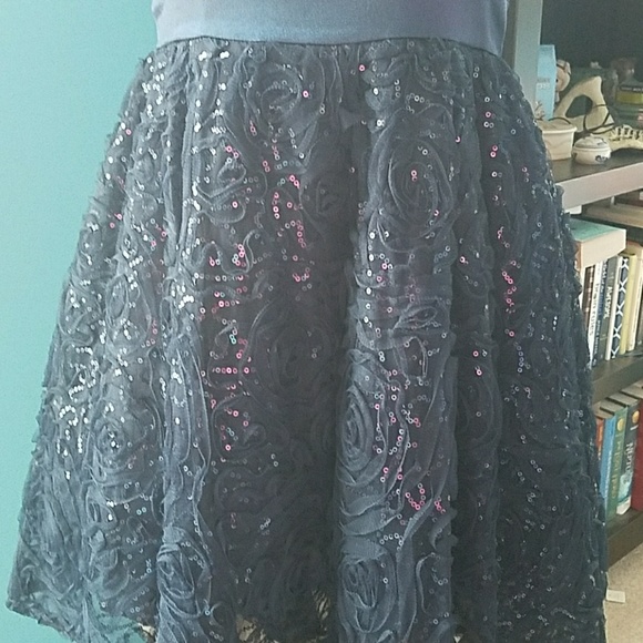 Lily Rose Formal Dress - Picture 4 of 7