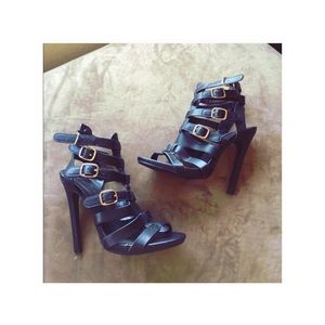 🖤Black leather heels🖤