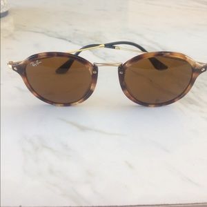 Ray Ban round fleck sunglasses