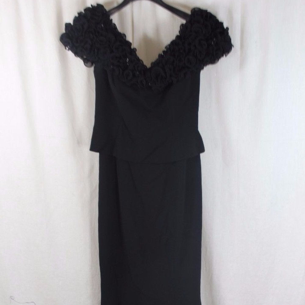 DAYMOR COUTURE BLACK RUFFLED OFF SHOULDER GOWN 6