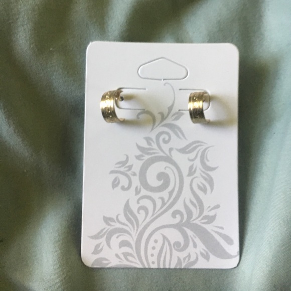 Small Gold Hoops with Etching - Picture 1 of 3