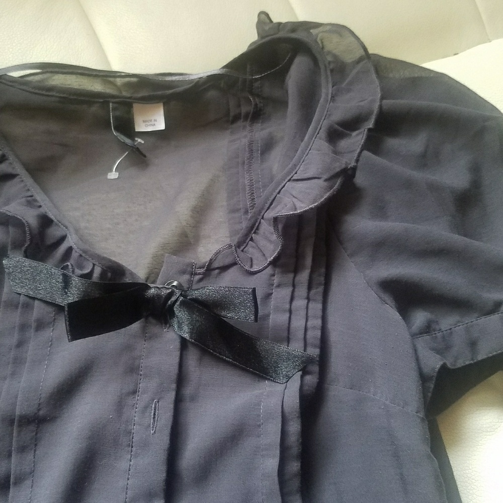 H&M Semi sheer blouse