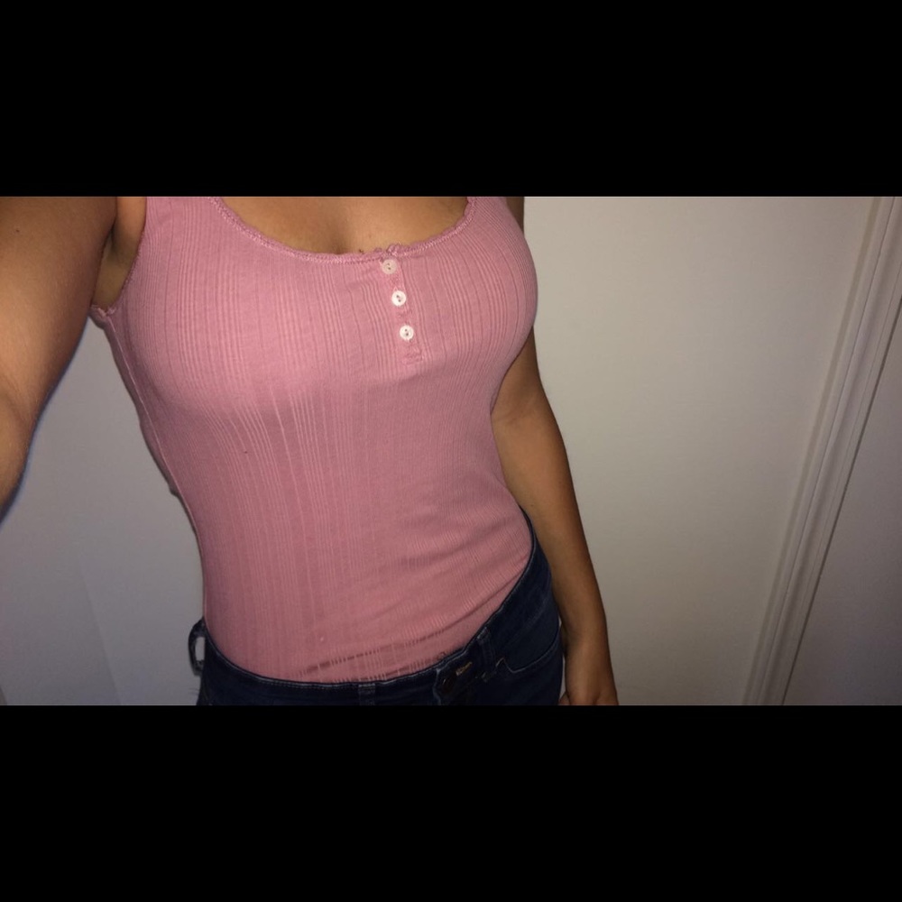 Pink buttoned tank top - Picture 2 of 2