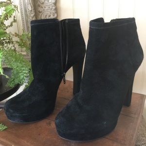 Gianni Bini black boot heels