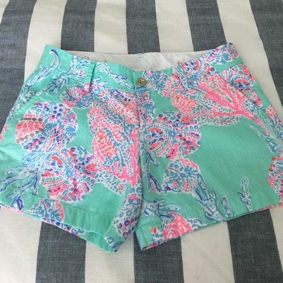 Lilly Pulitzer Shorts - Lilly Pulitzer Callahan Shorts - Fansea print Lilly Pulitzer Shorts - Lilly Pulitzer Callahan Shorts - Fansea print