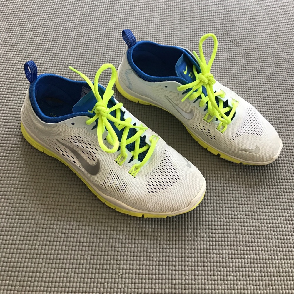 Nike free 5.0 tennis shoes