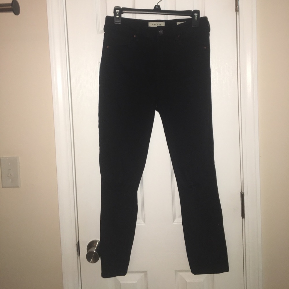 Black skinny jeans