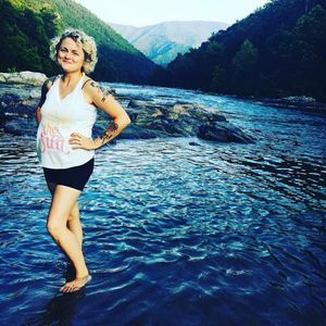 Meet your Posher, Crystal