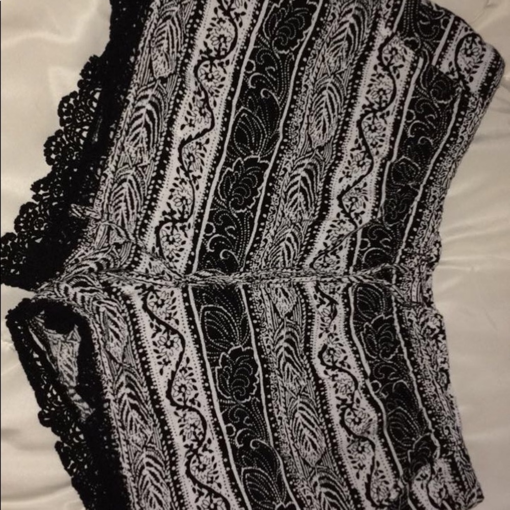 Patterned shorts - Picture 2 of 2