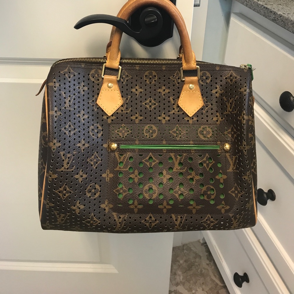 Authentic Louis Vuitton Speedy