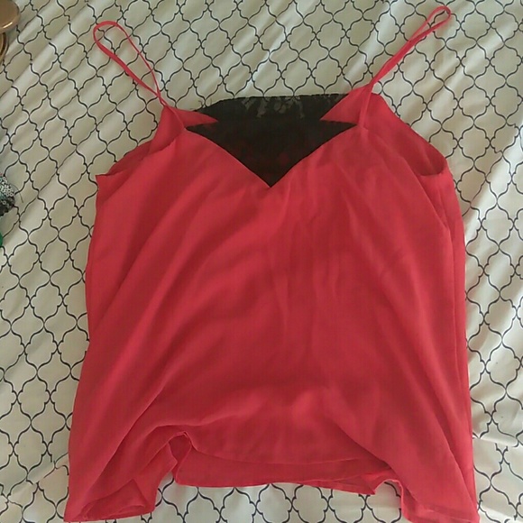 Tank with lace detailing - Picture 1 of 2