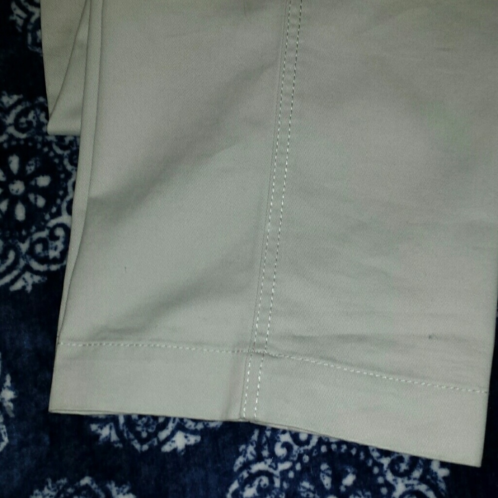 Khaki pants - Picture 2 of 8