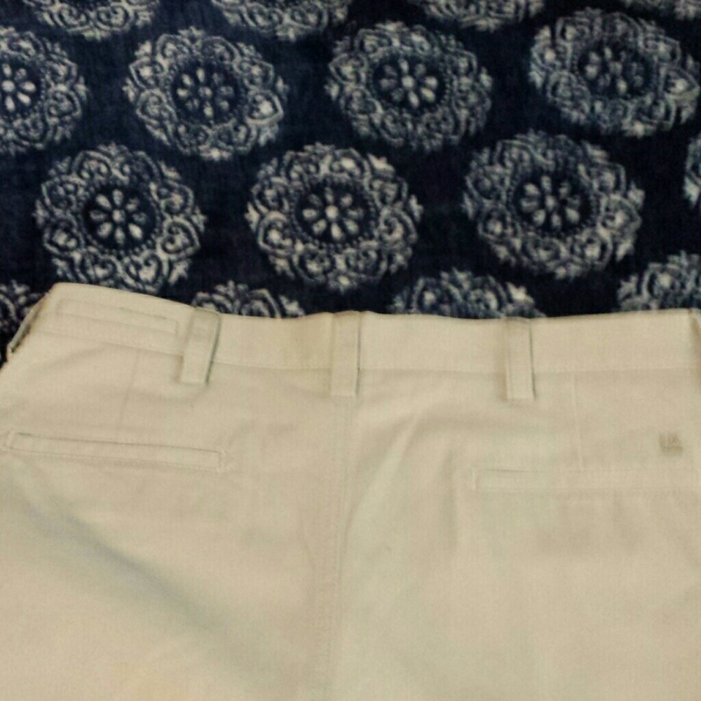 Khaki pants - Picture 7 of 8