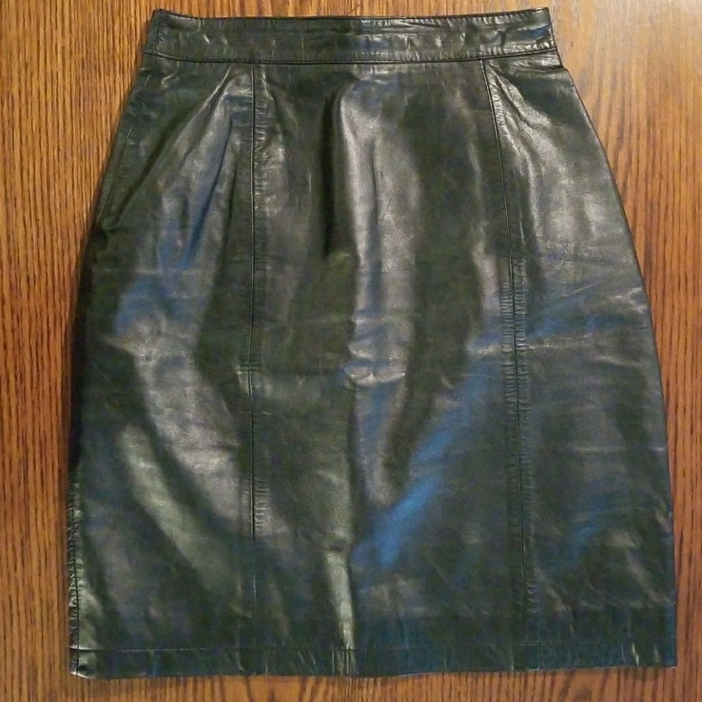 EUC! 100% genuine Wilson leather Skirt