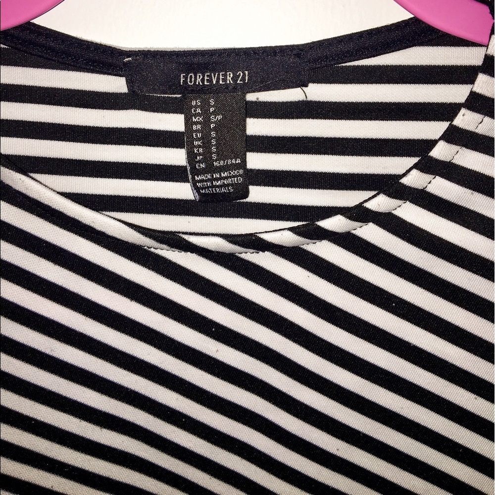 Crop top - Picture 2 of 2