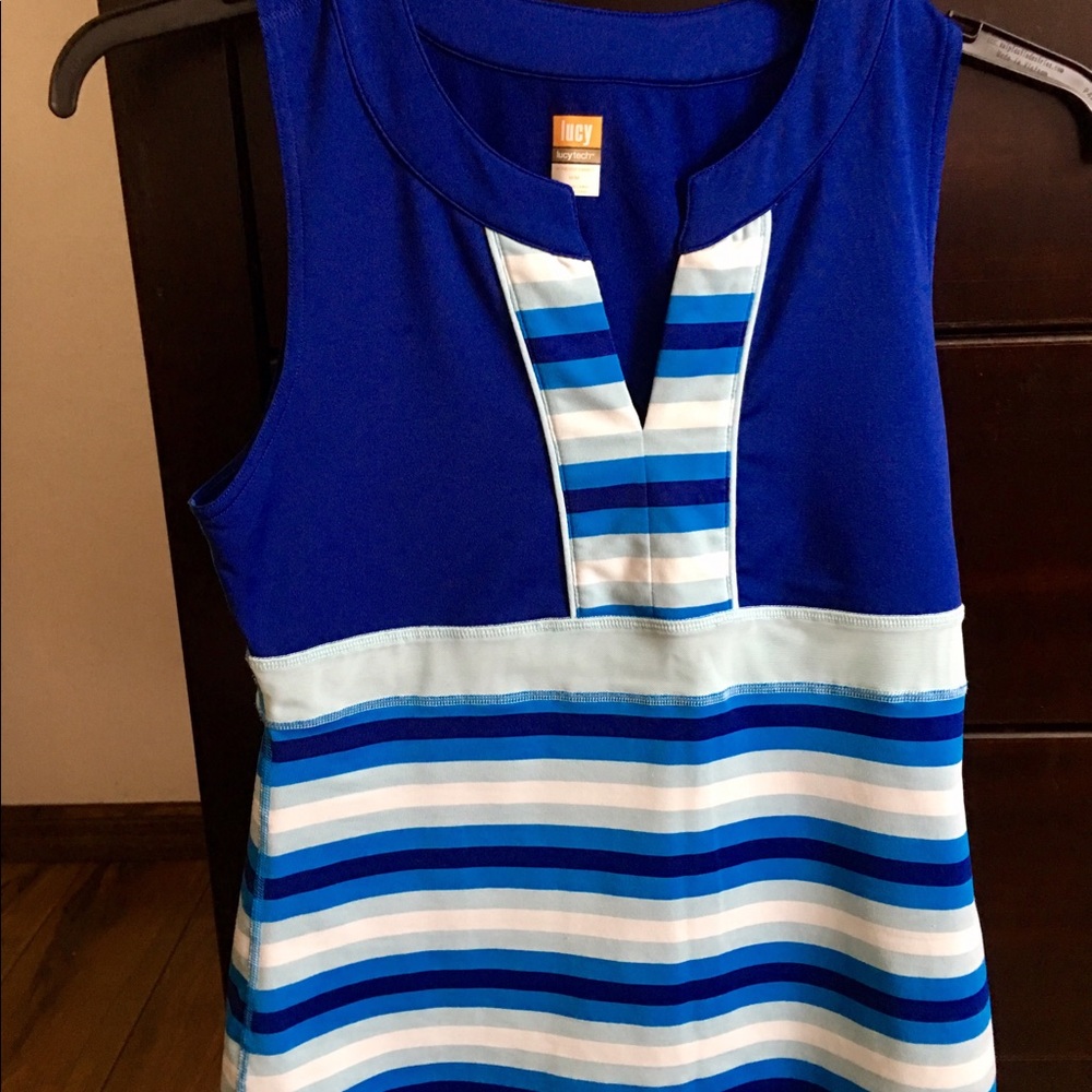 Lucy Workout Top with Small aback Pocket Sz M