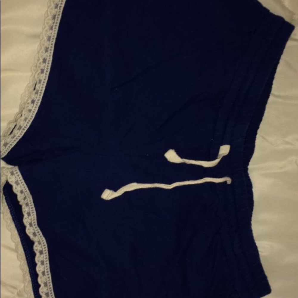 Patterned shorts - Picture 2 of 2