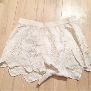 BLANK NYC white lace shorts