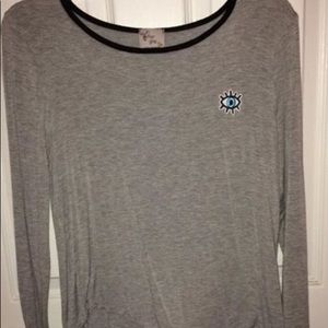 Flowy "Eye" Mid Sleeve Crop Top