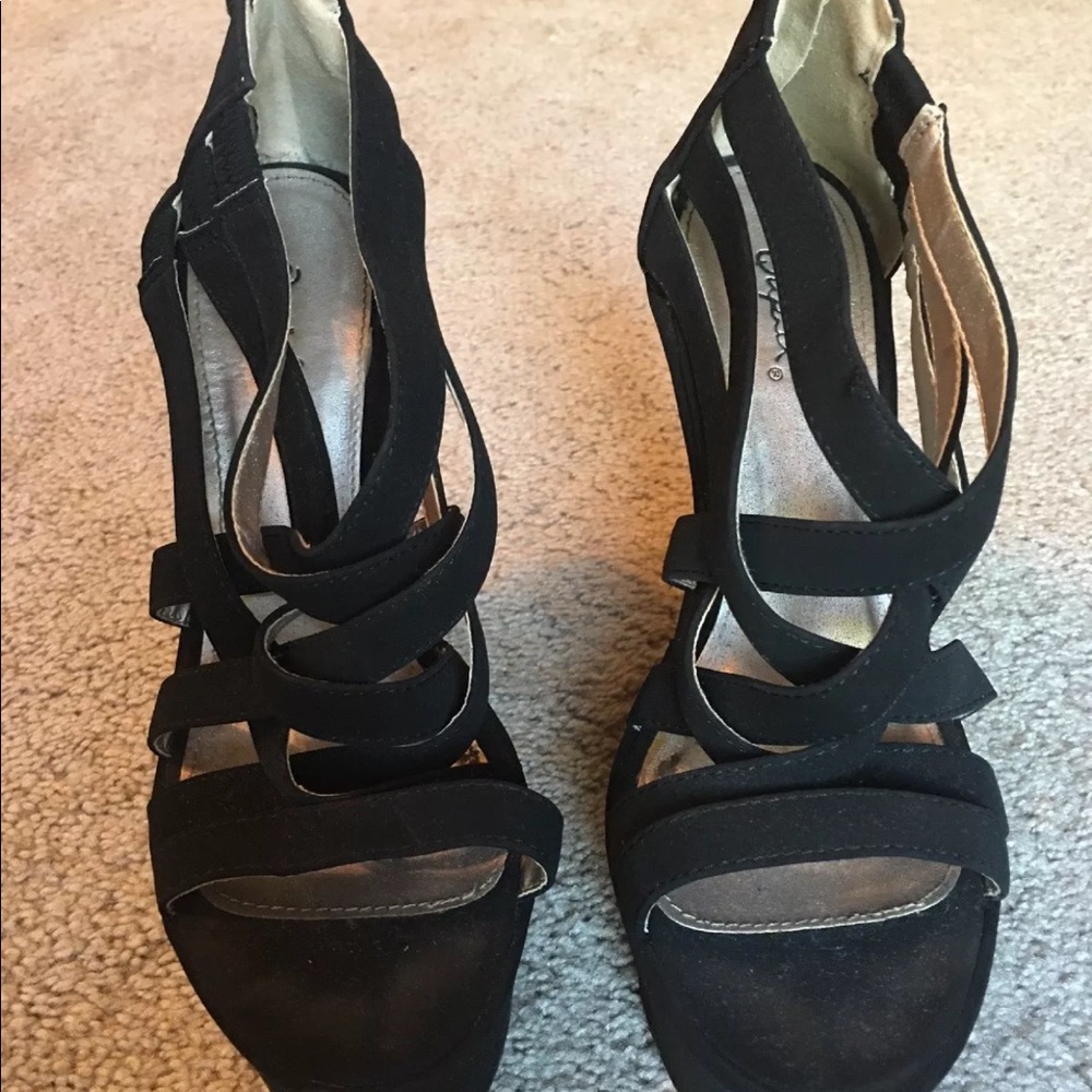 Qupid Black Platform Wedge Sandals Size 9 Like New
