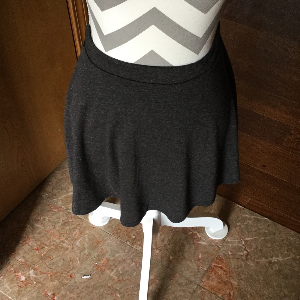 Nollie skirt size small.