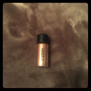 Mac pigment