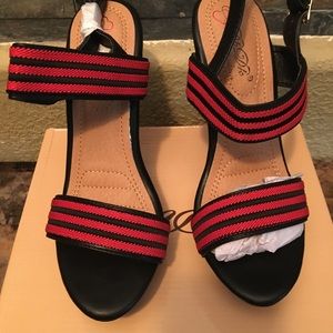 NWT Women Wedges
