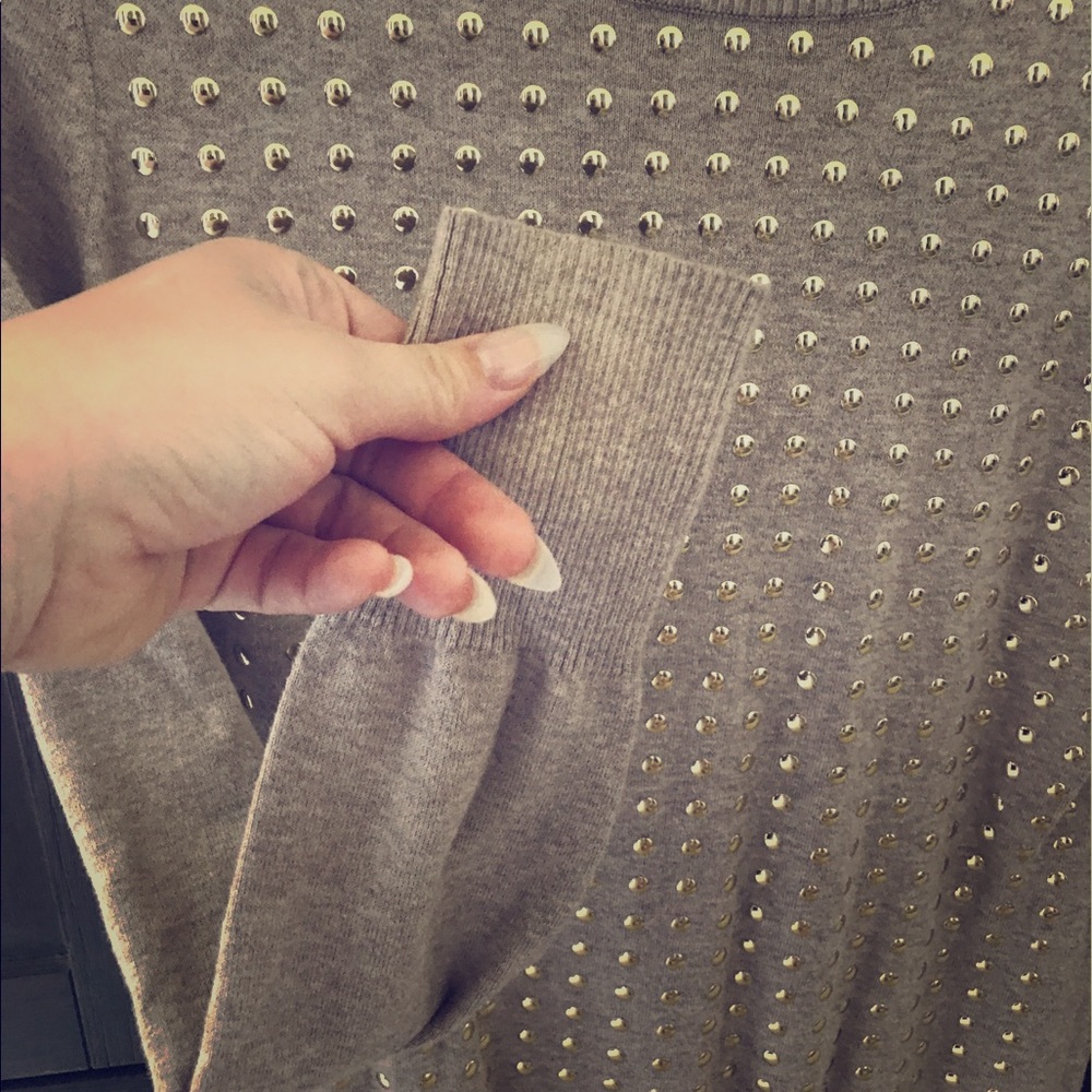 Express fitted sweater. - Picture 3 of 3