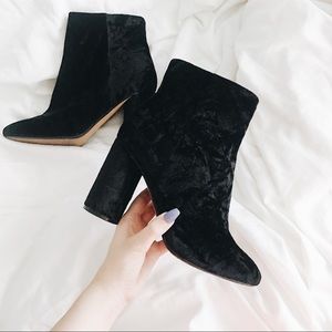 ✨HP✨ Crushed Velvet Booties