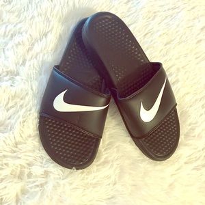 🌸Nike Slides🌸