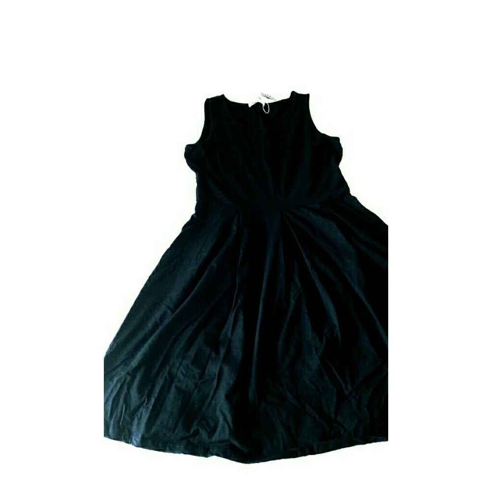Sleeveless black dress