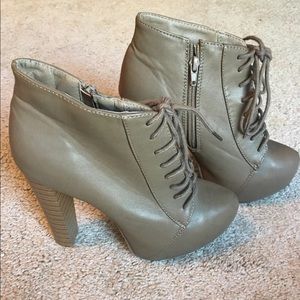 Charlotte Russe Chunky Heel Lace Up Booties Size 8