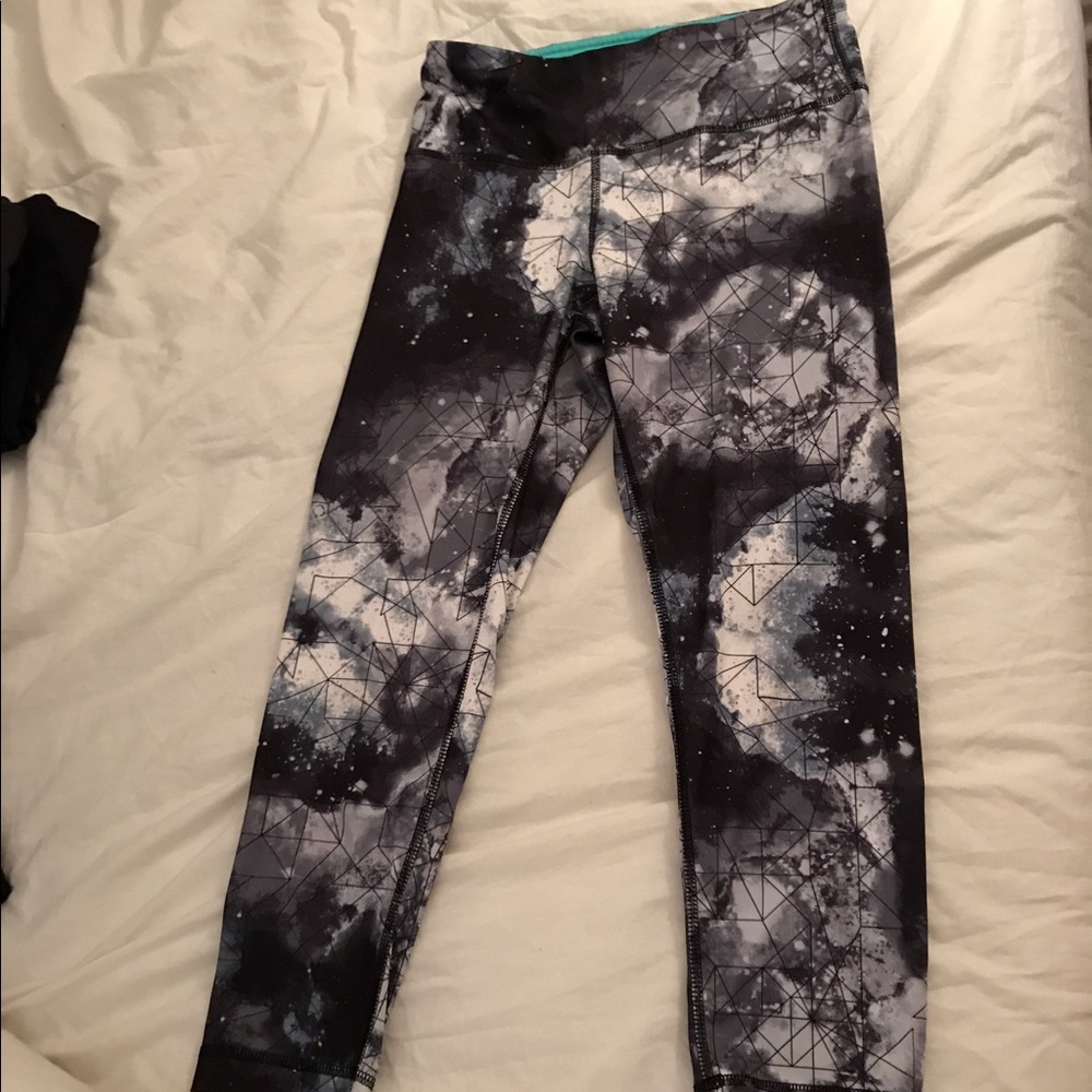 Cropped Galaxy Leggings