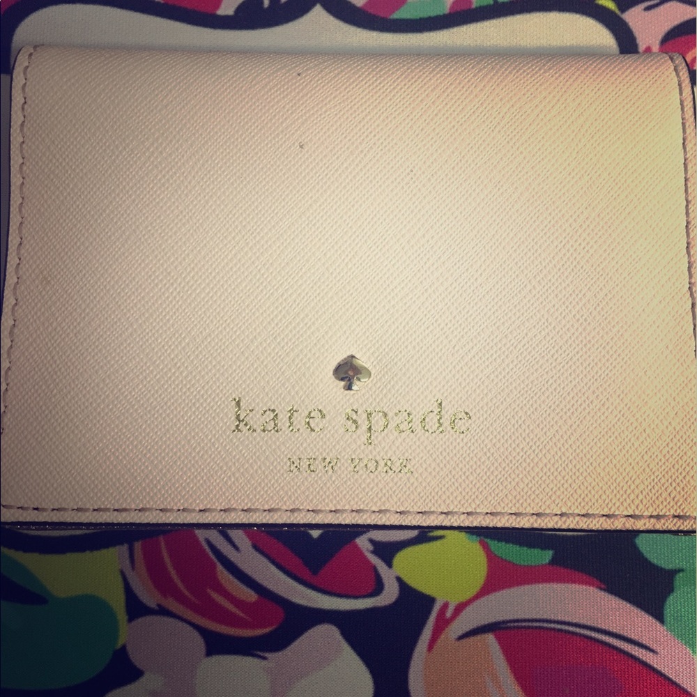 Authentic Kate spade card wallet 💓