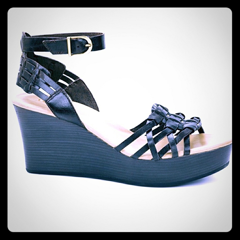 Ugg Farrah Ankle Clasp Wedges