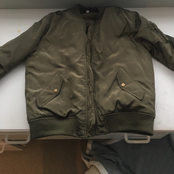 Army bomber jacket - Picture 1 of 4