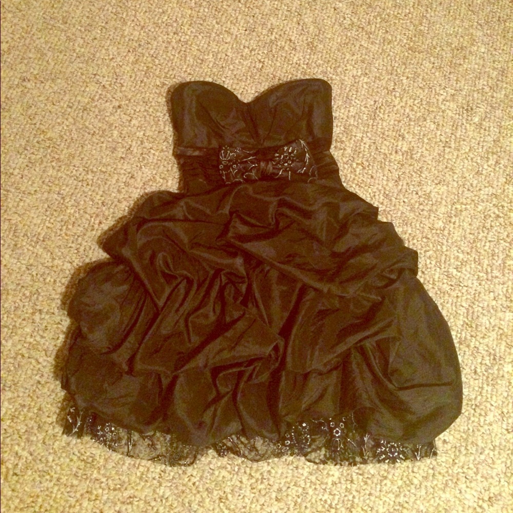 Short black strapless dress