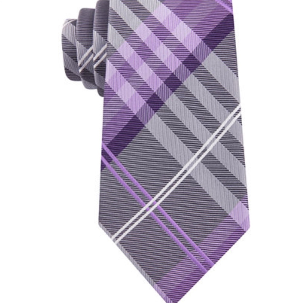 Geoffrey Beene necktie. And matching new socks. - Picture 2 of 7
