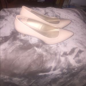 Size 6 1/2 low pumps