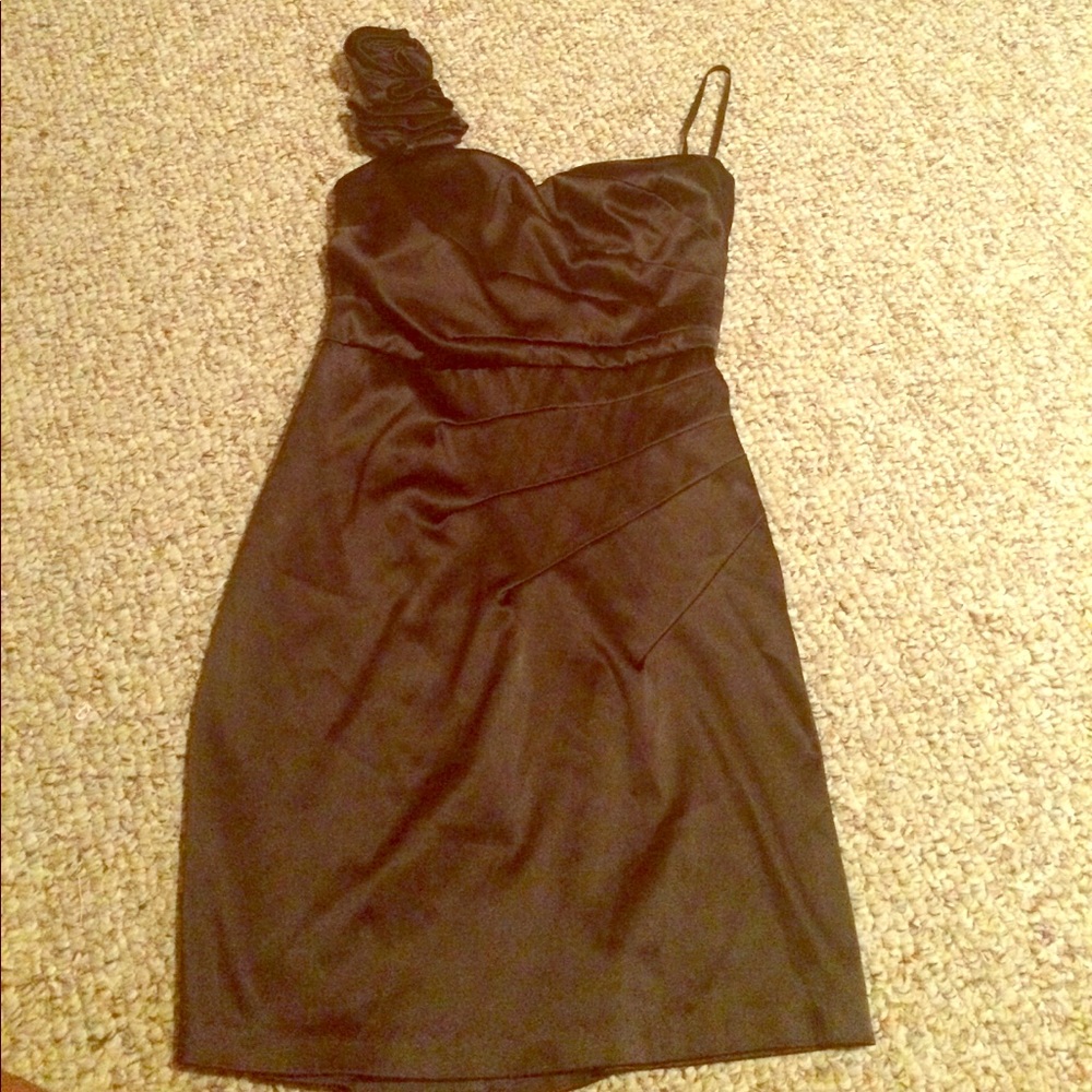 Short party dress black one strap