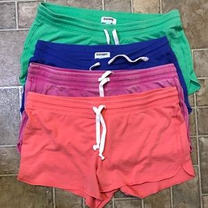 4 pairs of Old Navy shorts