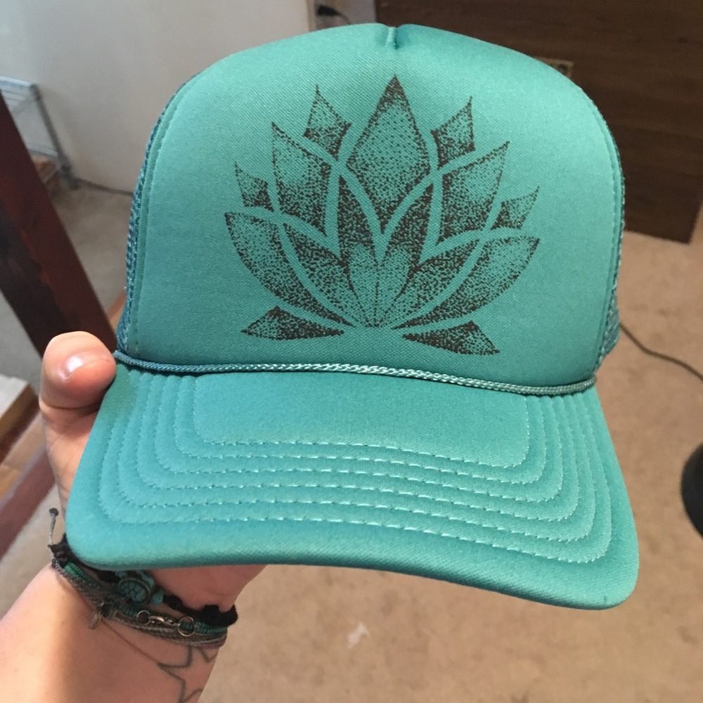 NWT O'Neill Trucker Hat