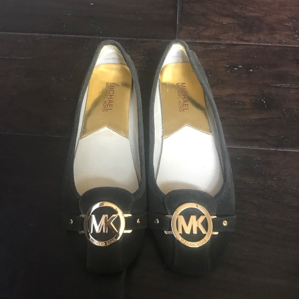 NEVER WORN Olive Green Michel Kors Flats Size 6.5