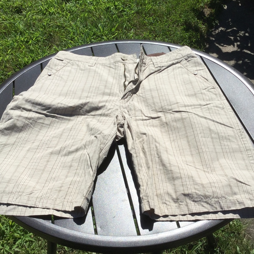 FINAL PRICE ❗️Plaid Billabong Men's Shorts