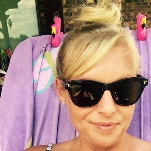 Meet your Posher, Annie