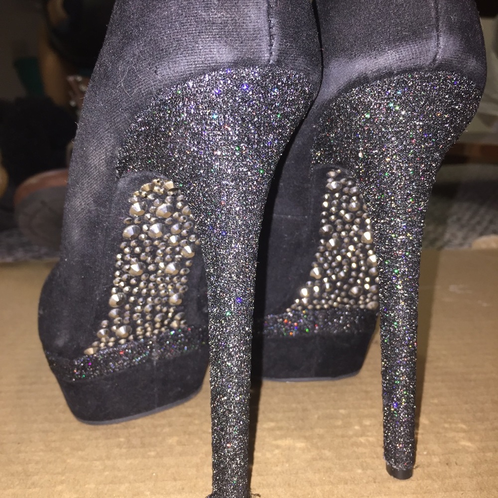 Sparkle studded back black heels