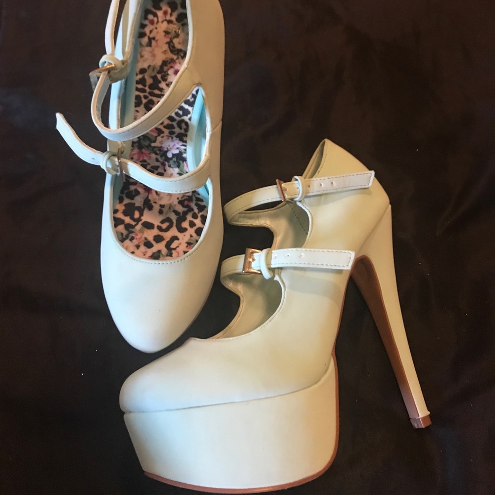 Mint blue Mary Jane heels